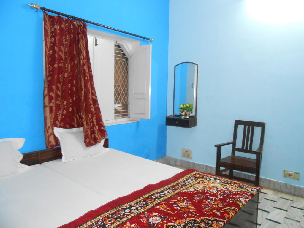 Hotel Elvis Pensión Varanasi Habitación foto