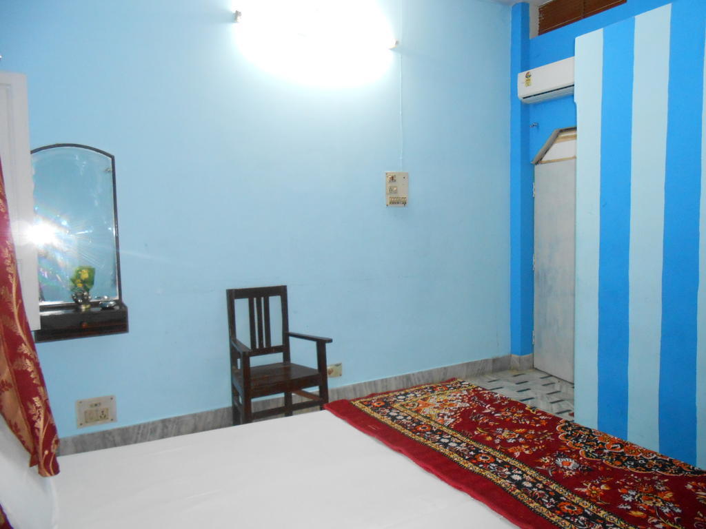 Hotel Elvis Pensión Varanasi Exterior foto